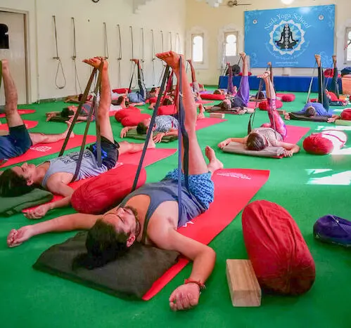 Iyengar Yoga 30-Min Morning Practice